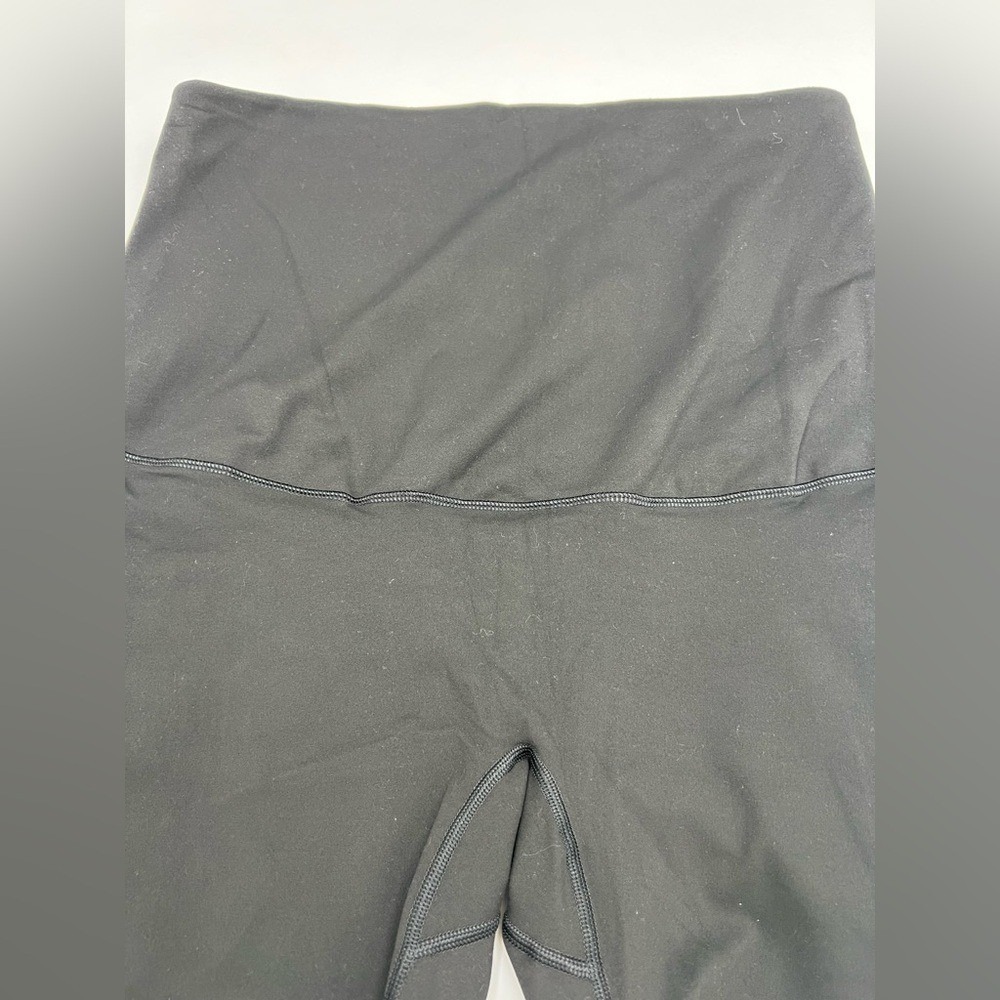 Daisity full belly maternity bike shorts size L. Nice thick soft brush fabric - Picture 2 of 4